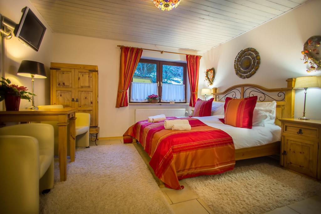 Hotel Garni Zeranka Ruhpolding Exteriör bild